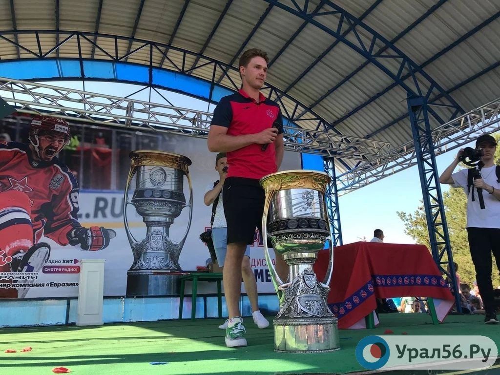 Орчанин Владислав Каменев подписал контракт с клубом ECHL «Блумингтон Бизонс»
