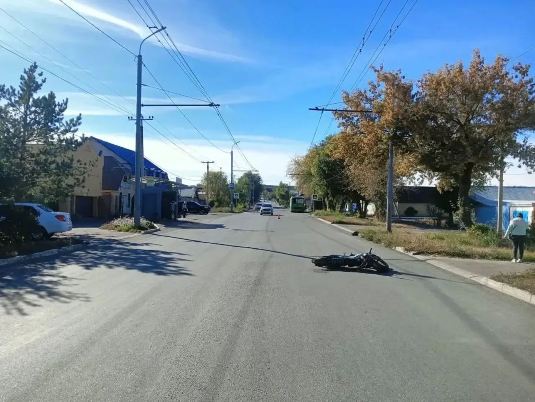 В Оренбурге 16-летний подросток на кроссовом мотоцикле попал в больницу после ДТП