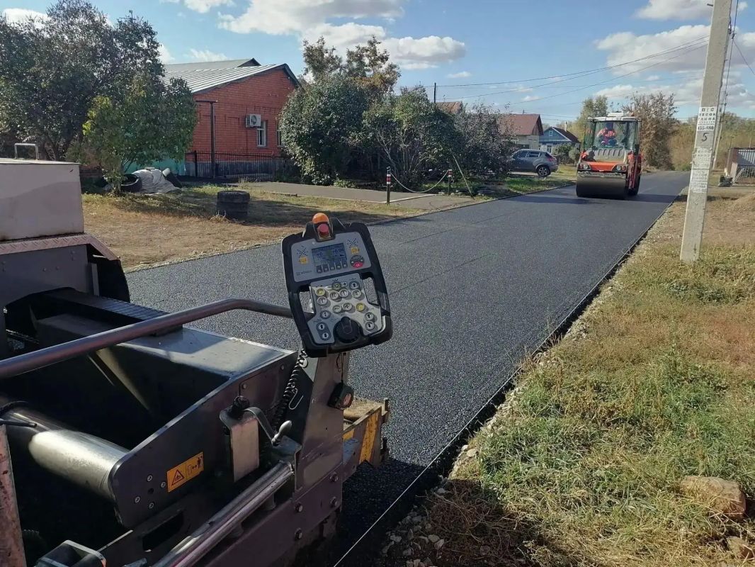 На улице Гастелло в Оренбурге ведутся дорожные работы На улице Гастелло в Оренбурге ведутся дорожные работы