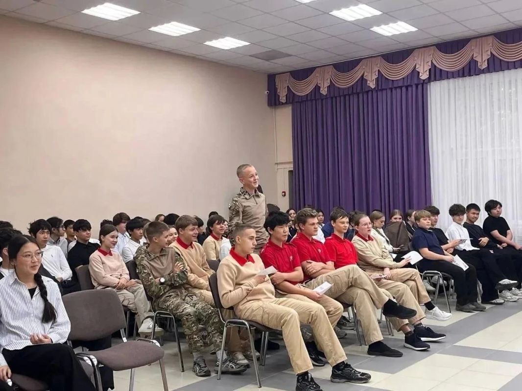 В Оренбуржье проходят Всероссийские классные часы «Профессионалитет: ты в хорошей компании!» В Оренбуржье проходят Всероссийские классные часы «Профессионалитет: ты в хорошей компании!»