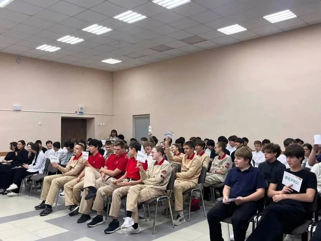 В Оренбуржье проходят Всероссийские классные часы «Профессионалитет: ты в хорошей компании!»