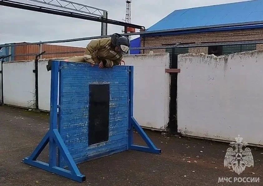 В Бузулуке школьники приняли участие в соревнованиях «Школа безопасности» В Бузулуке школьники приняли участие в соревнованиях «Школа безопасности»