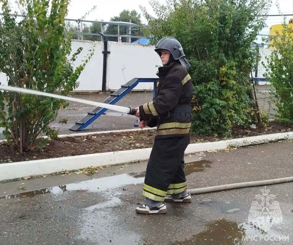 В Бузулуке школьники приняли участие в соревнованиях «Школа безопасности» В Бузулуке школьники приняли участие в соревнованиях «Школа безопасности»