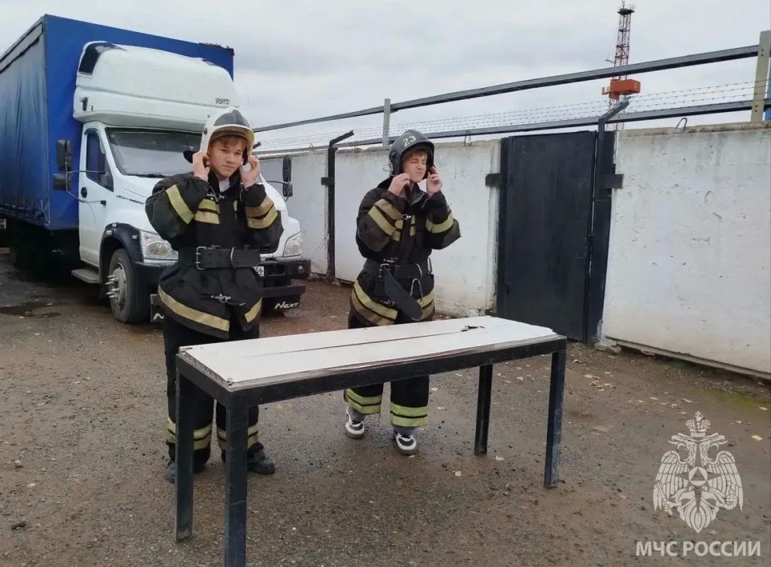 В Бузулуке школьники приняли участие в соревнованиях «Школа безопасности» В Бузулуке школьники приняли участие в соревнованиях «Школа безопасности»
