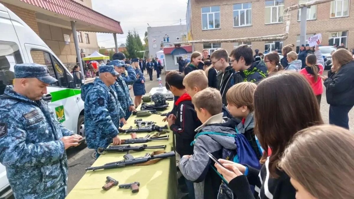 Герой России, выпускник программы «Герои Оренбуржья» Александр Виселков принял участие в образовательном фестивале