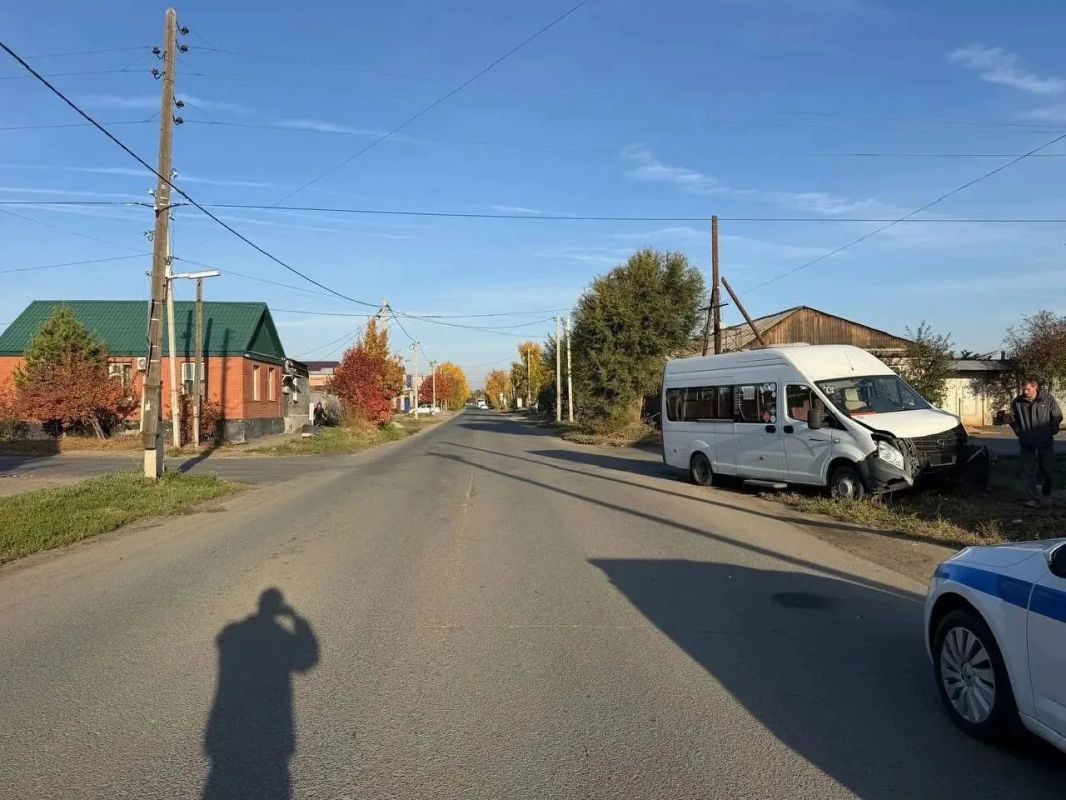 Сотрудники Госавтоинспекции города Орска проводят проверку по факту ДТП в результате которого пострадал несовершеннолетний пассажир Сотрудники Госавтоинспекции города Орска проводят проверку по факту ДТП в результате которого пострадал несовершеннолетний пассажир