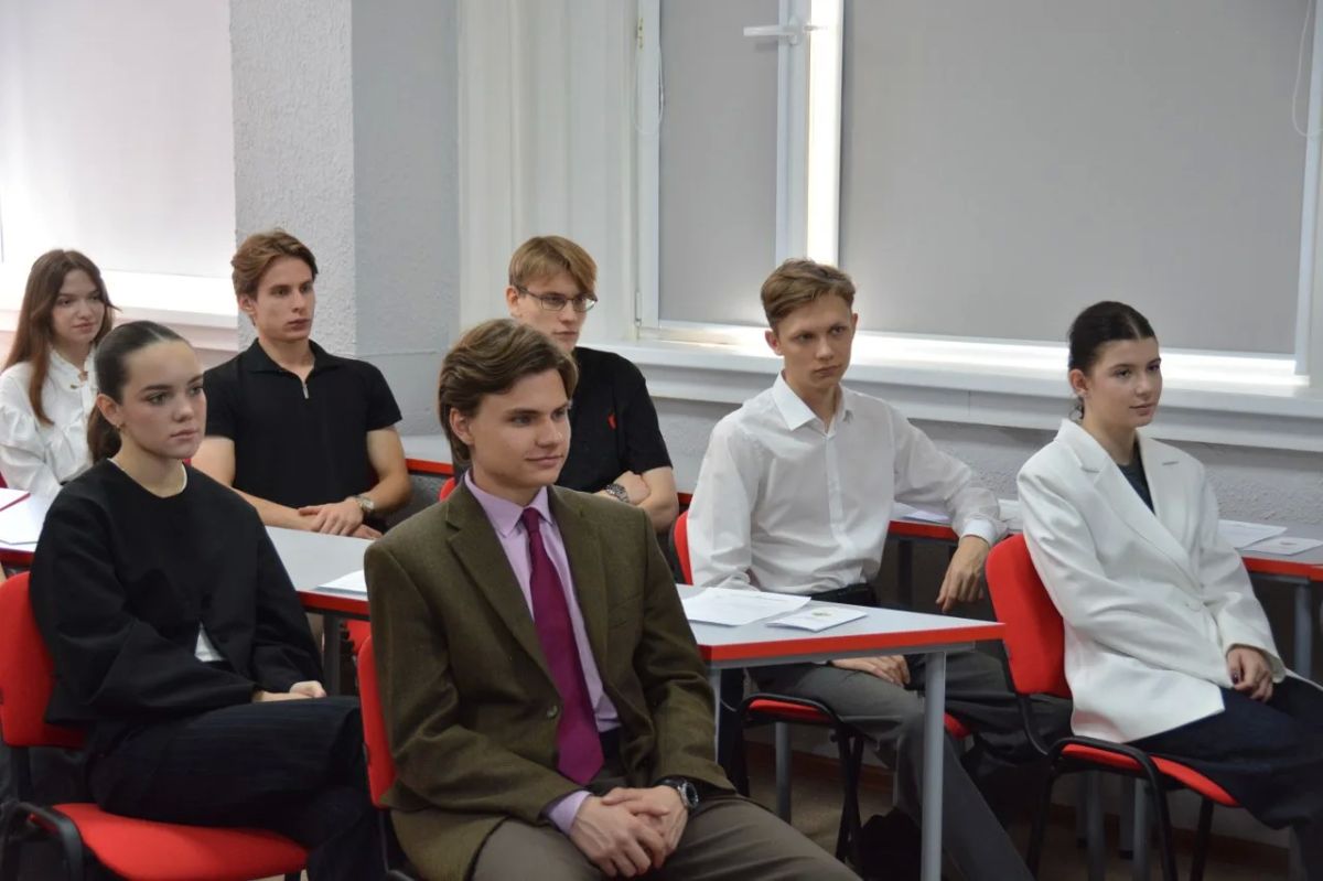 Прокурор Оренбургской области встретился со студентами Оренбургского института МГЮА Прокурор Оренбургской области встретился со студентами Оренбургского института МГЮА