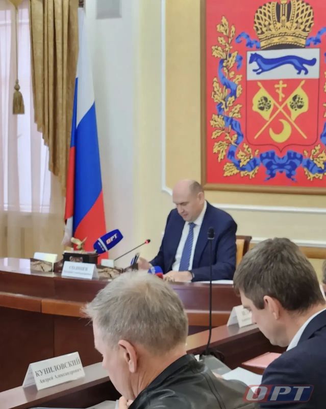 В эти минуты в Доме советов проходит заседании регионального архитектурно-градостроительного Совета под председательством губернатора Евгения Солнцева В эти минуты в Доме советов проходит заседании регионального архитектурно-градостроительного Совета под председательством губернатора Евгения Солнцева