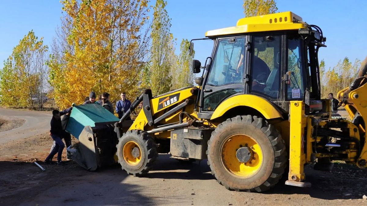 В Оренбурге привели в порядок кладбищенский комплекс «Степной» В Оренбурге привели в порядок кладбищенский комплекс «Степной»