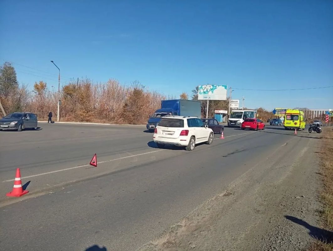 Сотрудники Госавтоинспекции города Орска проводят проверку по фактам 2 ДТП Сотрудники Госавтоинспекции города Орска проводят проверку по фактам 2 ДТП