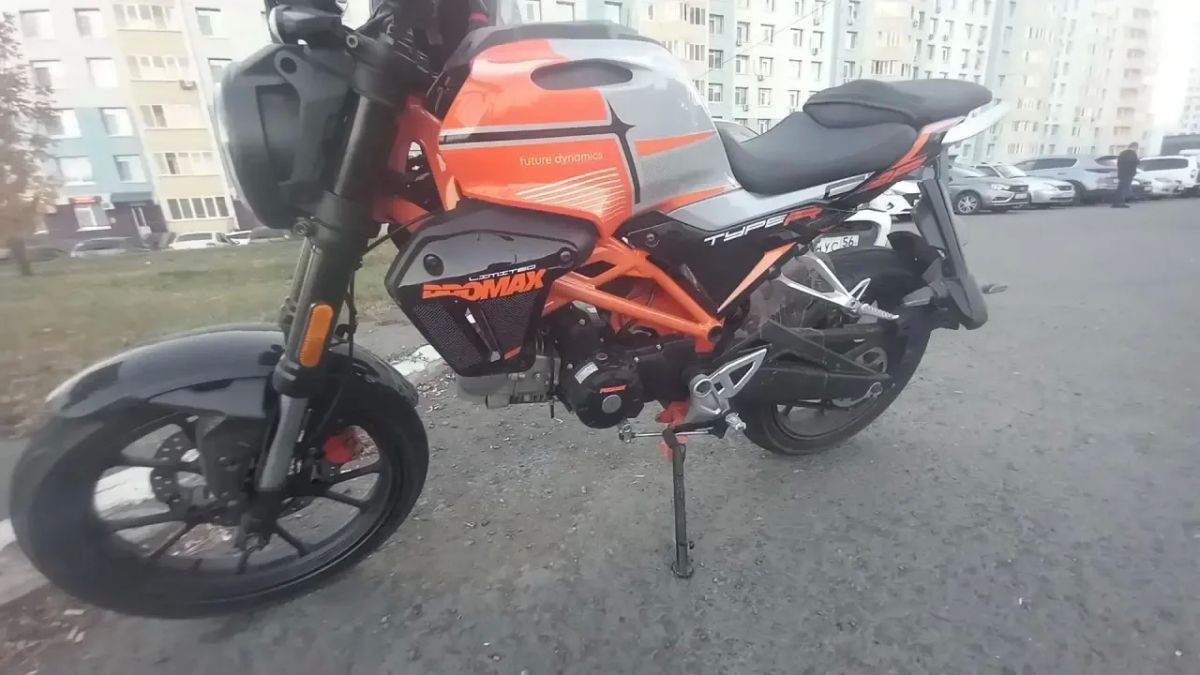 Госавтоинспекторы устанавливают обстоятельства ДТП с мопедом