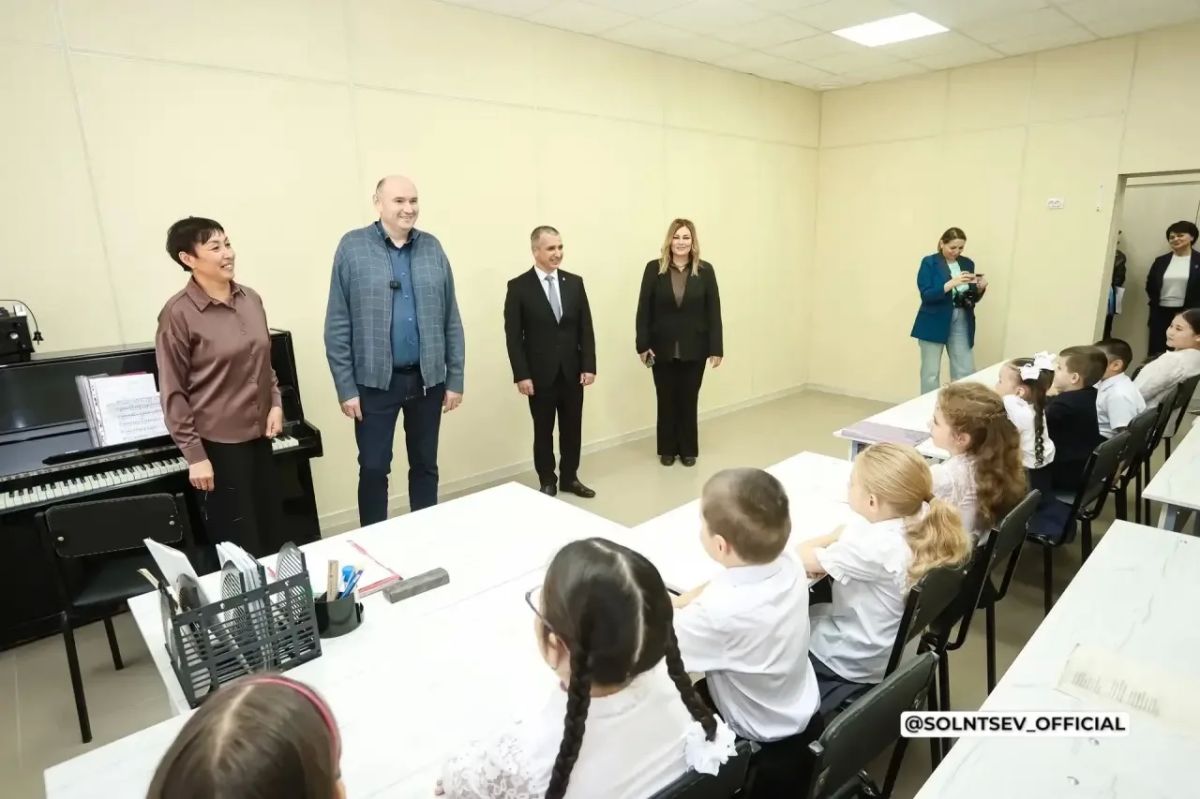 Евгений Солнцев оценил развитие Адамовского района: мемориал, школа и обновлённая школа искусств Евгений Солнцев оценил развитие Адамовского района: мемориал, школа и обновлённая школа искусств