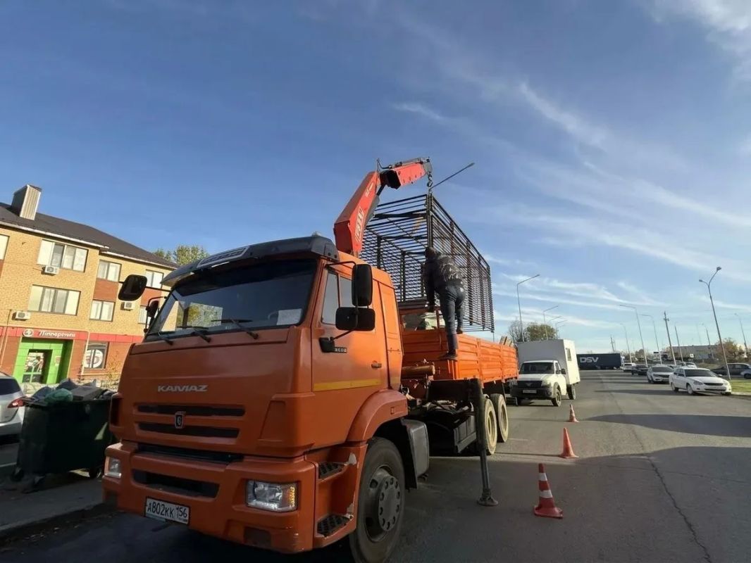 В Оренбурге обустроили современную контейнерную площадку для ТКО В Оренбурге обустроили современную контейнерную площадку для ТКО