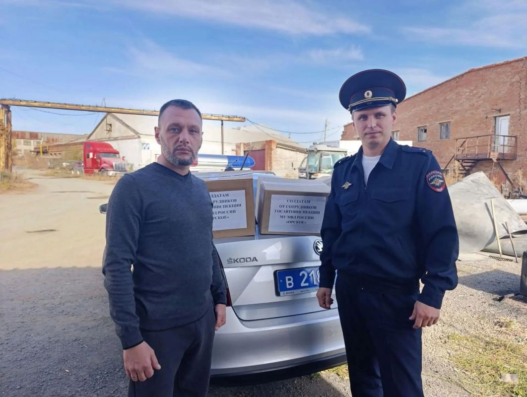 Полицейские по всей стране продолжают поддерживать военнослужащих Полицейские по всей стране продолжают поддерживать военнослужащих