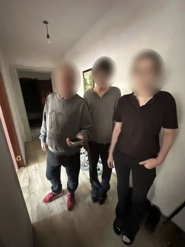 В Оренбурге полицейские задержали таксиста за кражу мобильного телефона у клиента В Оренбурге полицейские задержали таксиста за кражу мобильного телефона у клиента