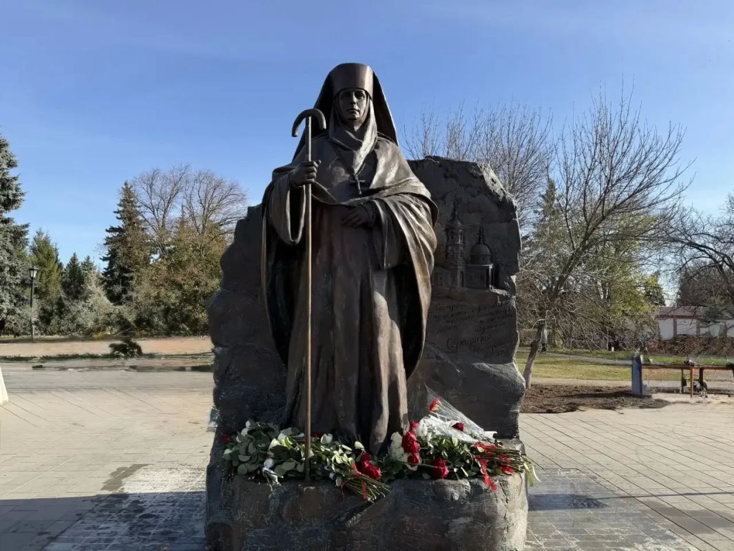 В Бугуруслане открыли памятник сёстрам Покровского монастыря В Бугуруслане открыли памятник сёстрам Покровского монастыря