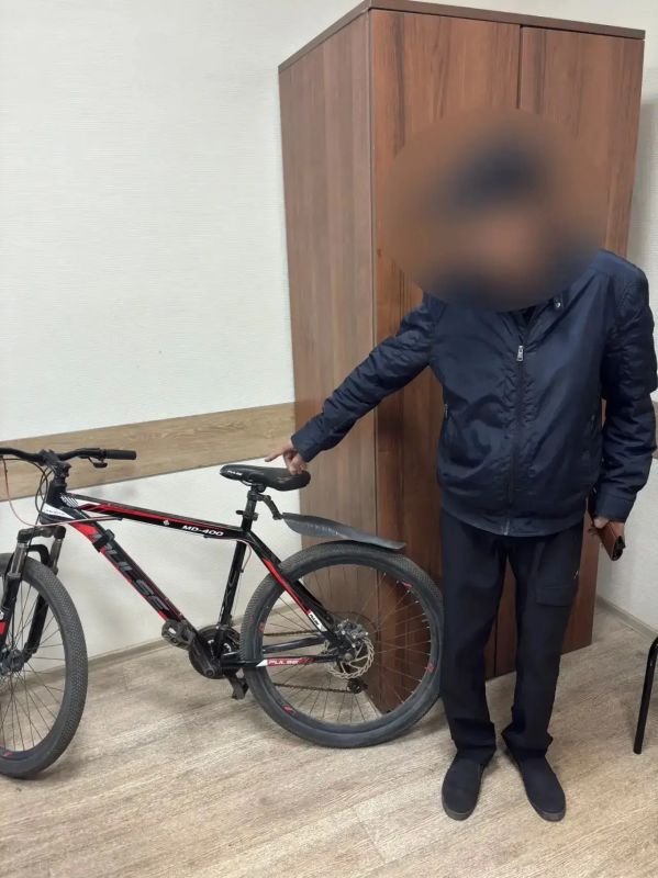 В Оренбурге сотрудники полиции задержали мужчину за кражу велосипеда