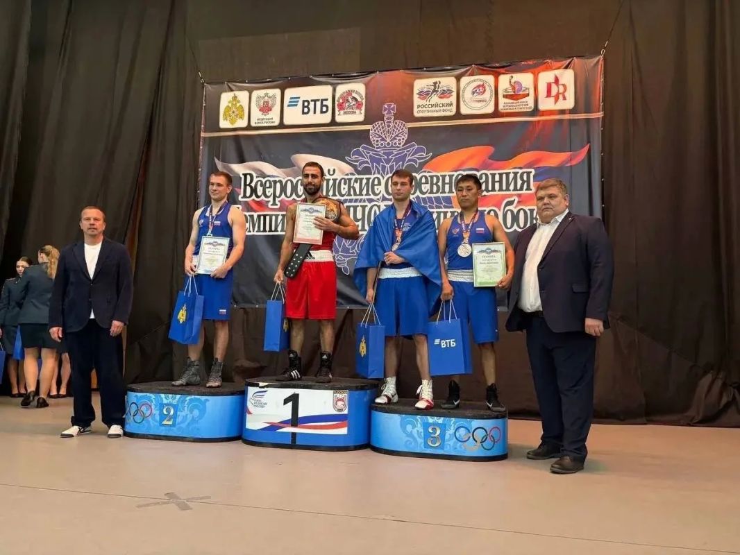 Боксер из Оренбурга взял три золотые медали на чемпионате в Москве Боксер из Оренбурга взял три золотые медали на чемпионате в Москве