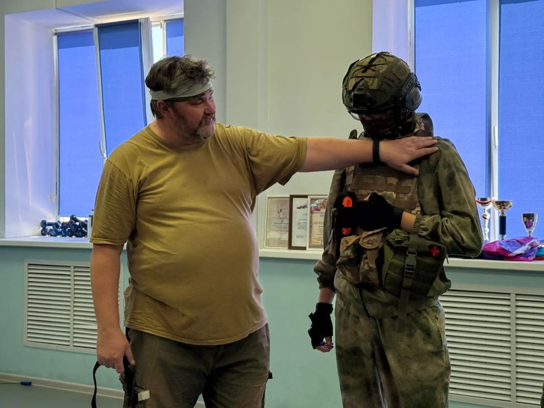 От самообороны до первой помощи: чему учились кадеты на каникулах От самообороны до первой помощи: чему учились кадеты на каникулах