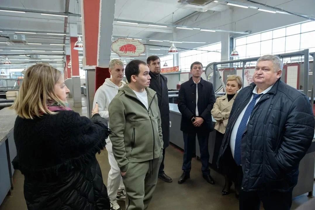 Мясной павильон Центрального рынка в Оренбурге закрыли на реконструкцию, но торговля продолжается Мясной павильон Центрального рынка в Оренбурге закрыли на реконструкцию, но торговля продолжается
