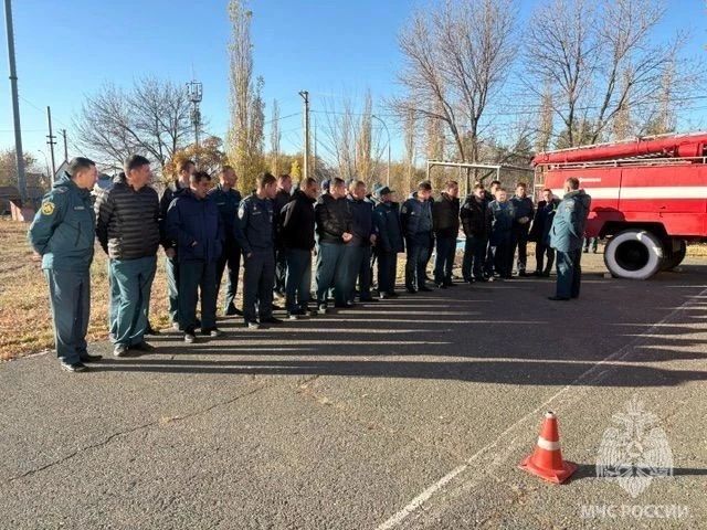 От мастерства водителя пожарного автомобиля зависят жизни людей — и тех, кого он спасает, и тех, кто находится рядом с ним в кабине От мастерства водителя пожарного автомобиля зависят жизни людей — и тех, кого он спасает, и тех, кто находится рядом с ним в кабине