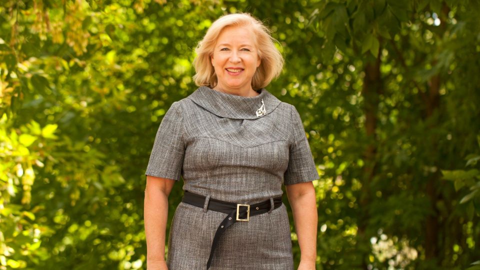 Что делает даму невероятно привлекательной в 55+: меткая фраза Кристиана Диора